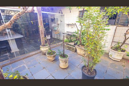 Casa à venda com 360m², 5 quartos e 3 vagasQuintal