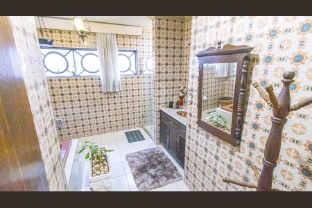 Casa à venda com 360m², 5 quartos e 3 vagasBanheiro 