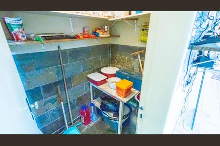 Casa à venda com 360m², 5 quartos e 3 vagasDispensa