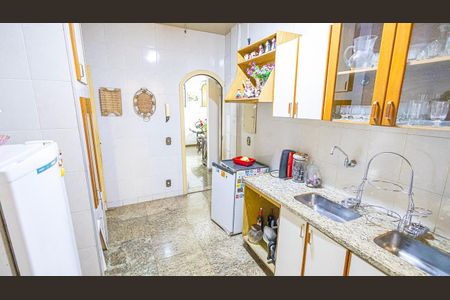 Casa à venda com 360m², 5 quartos e 3 vagasCozinha