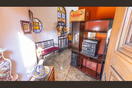 Sala de casa à venda com 5 quartos, 360m² em São José, Belo Horizonte