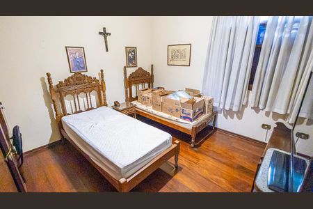 Casa à venda com 360m², 5 quartos e 3 vagasQuarto 2