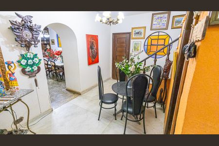 Casa à venda com 360m², 5 quartos e 3 vagasSala 