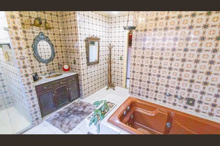 Casa à venda com 360m², 5 quartos e 3 vagasBanheiro 