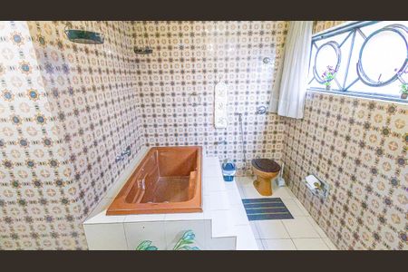 Casa à venda com 360m², 5 quartos e 3 vagasBanheiro 