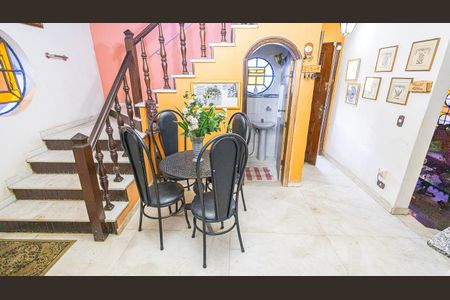 Casa à venda com 360m², 5 quartos e 3 vagasSala