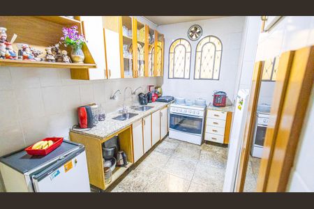 Casa à venda com 360m², 5 quartos e 3 vagasCozinha