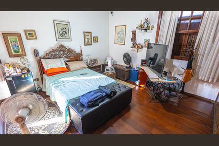 Casa à venda com 360m², 5 quartos e 3 vagasQuarto 1/ suite