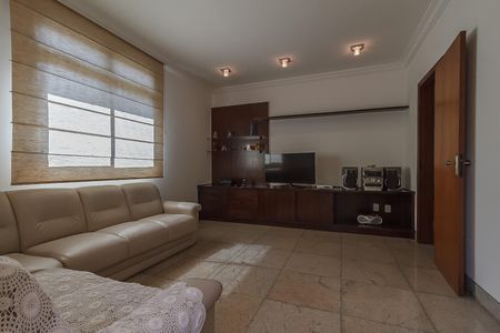 Casa de Condomínio à venda com 6 quartos, 300m² em Aconchego da Serra, Itabirito