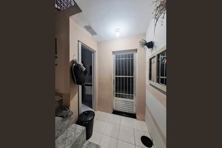 Casa de condomínio à venda com 135m², 3 quartos e 1 vaga Casa de condomínio à venda com 135m², 3 quartos e 1 vagaHall