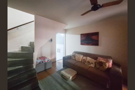 Casa de condomínio à venda com 135m², 3 quartos e 1 vaga Casa de condomínio à venda com 135m², 3 quartos e 1 vagaSala