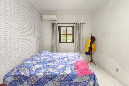 Casa à venda com 250m², 2 quartos e 2 vagas Casa à venda com 250m², 2 quartos e 2 vagasQuarto Suíte