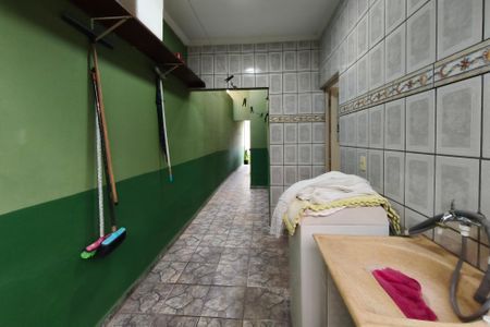 Casa à venda com 250m², 2 quartos e 2 vagas Casa à venda com 250m², 2 quartos e 2 vagasÁrea de Serviço