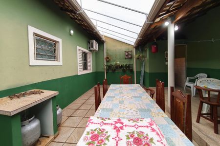 Casa à venda com 250m², 2 quartos e 2 vagas Casa à venda com 250m², 2 quartos e 2 vagasÁrea gourmet