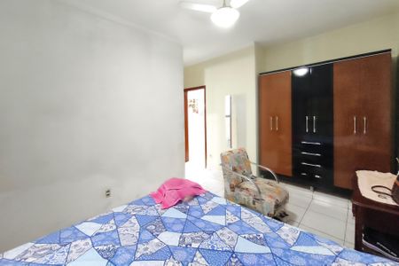 Casa à venda com 250m², 2 quartos e 2 vagas Casa à venda com 250m², 2 quartos e 2 vagasQuarto Suíte