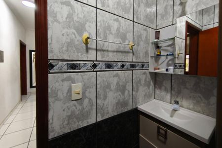 Casa à venda com 250m², 2 quartos e 2 vagas Casa à venda com 250m², 2 quartos e 2 vagasBanheiro Social