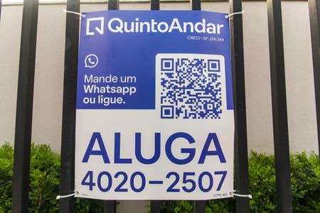 Studio para alugar com 27m², 1 quarto e sem vaga Studio para alugar com 27m², 1 quarto e sem vagaFachada Rua Agostinho Delgado + Placa
