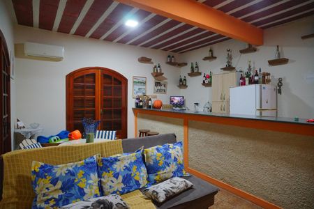 Casa para alugar com 349m², 4 quartos e 6 vagasSala 1