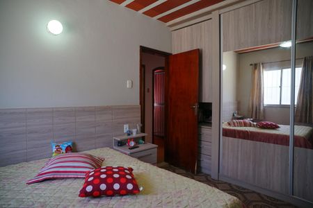 Casa para alugar com 349m², 4 quartos e 6 vagasQuarto 1