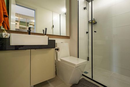 Banheiro de kitnet/studio para alugar com 1 quarto, 24m² em Pinheiros, São Paulo