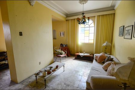 Casa à venda com 182m², 3 quartos e 3 vagas Casa à venda com 182m², 3 quartos e 3 vagasSala