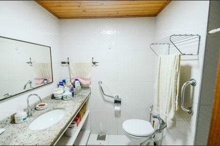 Casa à venda com 182m², 3 quartos e 3 vagasBanheiro 2