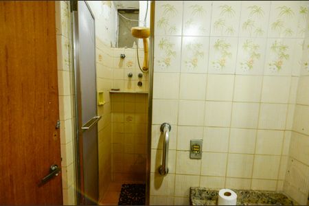 Casa à venda com 182m², 3 quartos e 3 vagas Casa à venda com 182m², 3 quartos e 3 vagasBanheiro 1