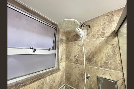 Apartamento para alugar com 51m², 2 quartos e sem vagaChuveiro