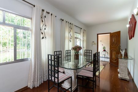 Casa à venda com 500m², 3 quartos e 3 vagasSala de Jantar e Estar