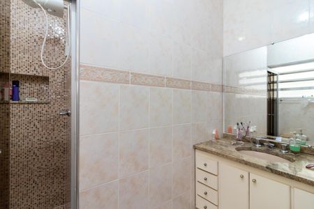 Casa à venda com 500m², 3 quartos e 3 vagasBanheiro da Suíte 2