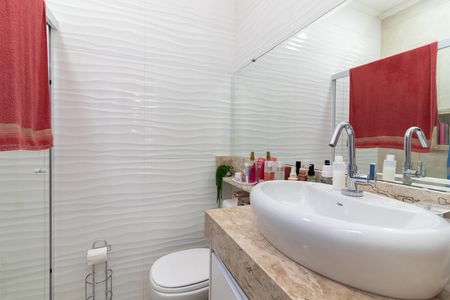 Casa à venda com 500m², 3 quartos e 3 vagasBanheiro da Suíte 1