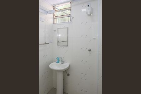 Banheiro de apartamento para alugar com 1 quarto, 36m² em Bom Retiro, São Paulo