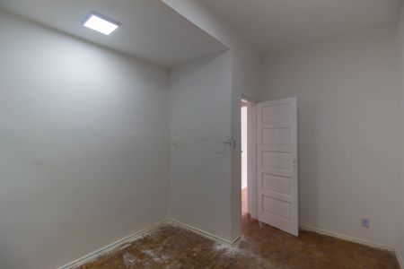 Apartamento para alugar com 74m², 2 quartos e sem vaga