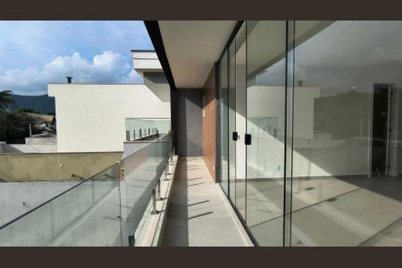 Casa de condomínio para alugar com 210m², 4 quartos e 4 vagas Casa de condomínio para alugar com 210m², 4 quartos e 4 vagasVaranda da Suíte 1