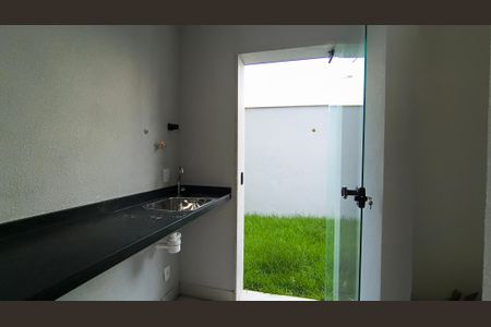 Casa de condomínio para alugar com 210m², 4 quartos e 4 vagas Casa de condomínio para alugar com 210m², 4 quartos e 4 vagasÁrea de Serviço