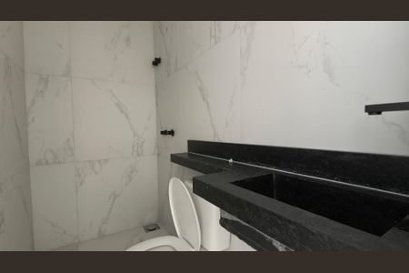 Casa de condomínio para alugar com 210m², 4 quartos e 4 vagas Casa de condomínio para alugar com 210m², 4 quartos e 4 vagasBanheiro Social