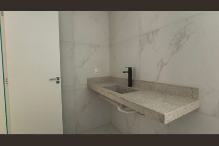 Casa de condomínio para alugar com 210m², 4 quartos e 4 vagas Casa de condomínio para alugar com 210m², 4 quartos e 4 vagasBanheiro da Suíte 1