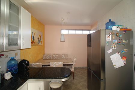 Casa à venda com 125m², 3 quartos e 2 vagasCozinha