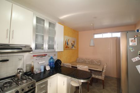 Casa à venda com 125m², 3 quartos e 2 vagasCozinha