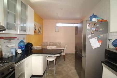 Casa à venda com 125m², 3 quartos e 2 vagasCozinha