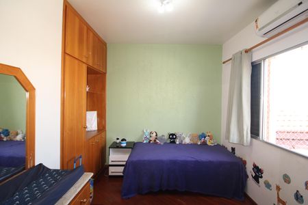 Casa à venda com 125m², 3 quartos e 2 vagasQuarto 2