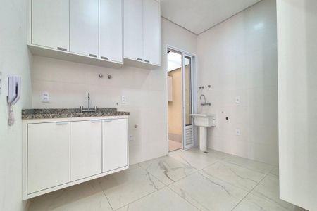Apartamento à venda com 109m², 2 quartos e 2 vagasCozinha 