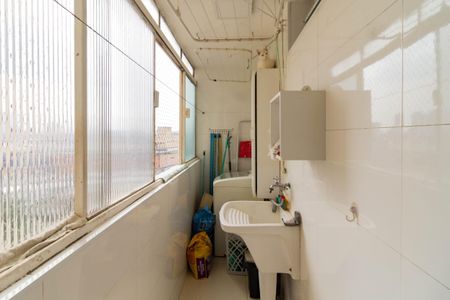 Apartamento à venda com 105m², 3 quartos e sem vaga Apartamento à venda com 105m², 3 quartos e sem vagaLavanderia