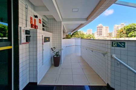 Apartamento para alugar com 86m², 2 quartos e 1 vaga Apartamento para alugar com 86m², 2 quartos e 1 vagaHall de entrada