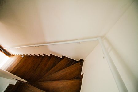 Casa de condomínio para alugar com 48m², 2 quartos e 1 vagaEscada