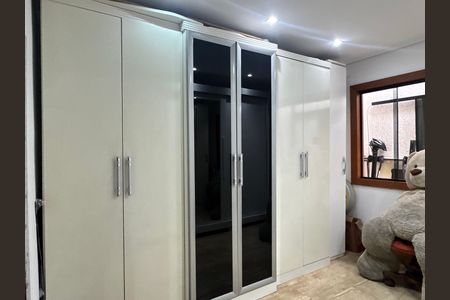 Casa à venda com 280m², 3 quartos e 3 vagas Casa à venda com 280m², 3 quartos e 3 vagasQuarto 2