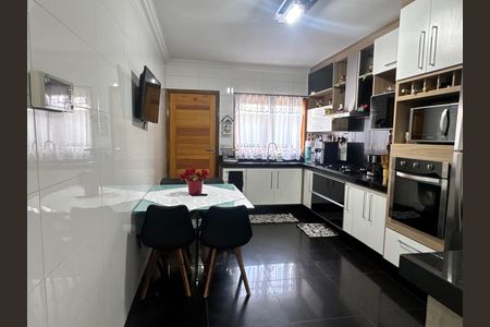 Cozinha de casa à venda com 3 quartos, 280m² em Jardim Faria Lima, São Paulo