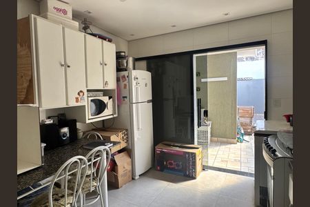 Casa à venda com 280m², 3 quartos e 3 vagas Casa à venda com 280m², 3 quartos e 3 vagasCozinha de apoio