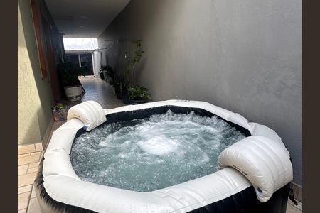 Casa à venda com 280m², 3 quartos e 3 vagas Casa à venda com 280m², 3 quartos e 3 vagasPiscina