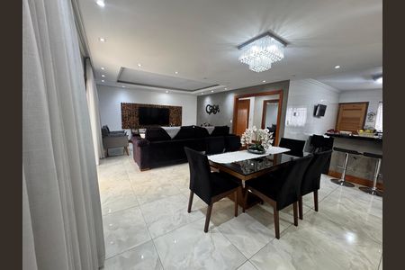 Casa à venda com 3 quartos, 280m² em Jardim Faria Lima, São Paulo